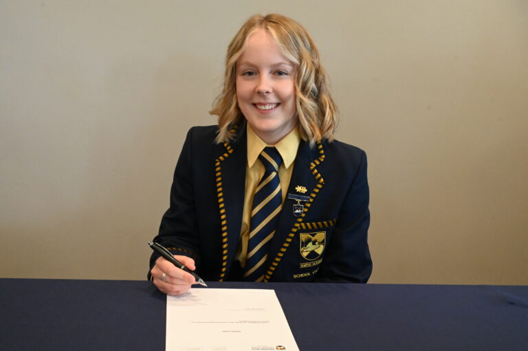 Layla O'Callaghan full photo signing Oath document